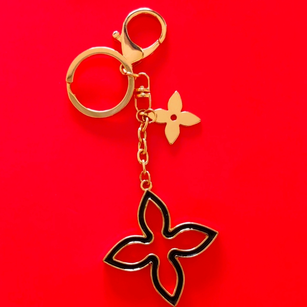 New! Purse 👛 Charm Keychain 🔐 Flower 🌼 Charms with Rhinestones✴️ 🌷🌹